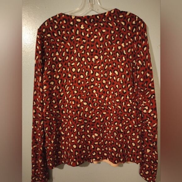 Old navy leopard print button down sweater - Picture 2 of 6